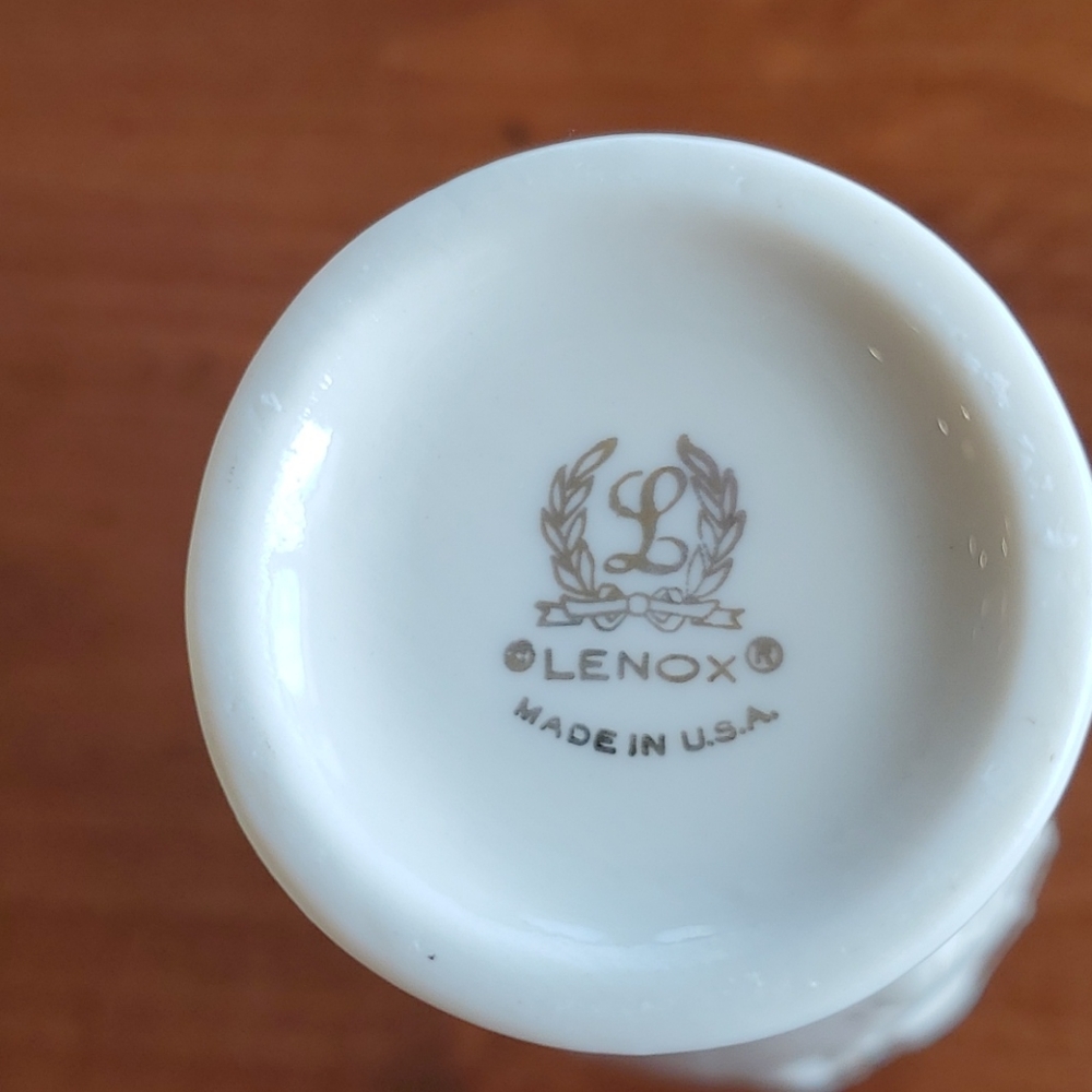 Lenox bud vase - Picture 2 of 2